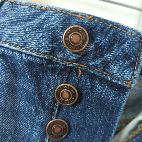 We The Free Harvey Distressed Medium Wash High Waist A-line Denim Mini Skirt 27 - Picture 6 of 11